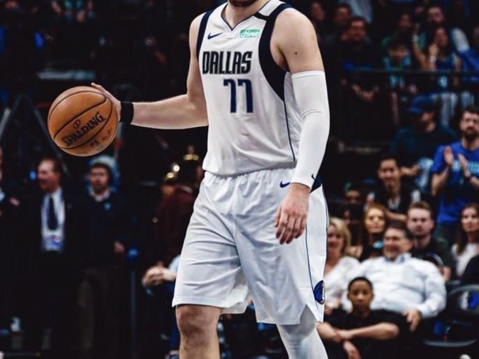 Лука Дончич и Майкл Джонсон — лучшие игроки марта в НБА